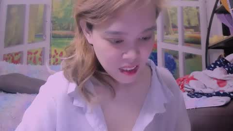 Snapshot of kelly_baby2005 chatting on February 3, 2:53 am Kelly online show from February 3, 2:53 am