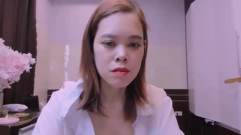 Snapshot of kelly_baby2005 chatting on April 6, 2:42 am Kelly online show from April 6, 2:42 am