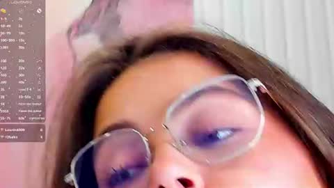 Snapshot of kelly_cuutie chatting on June 27, 1:43 am Kelly online show from June 27, 1:43 am