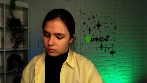 Snapshot of kelly_may1 chatting on November 9, 10:35 am kelly_may1 online show from November 9, 10:35 am