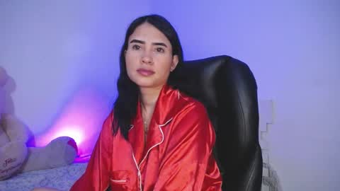Snapshot of kelly_richardson1 chatting on December 10, 2:06 pm elena online show from December 10, 2:06 pm