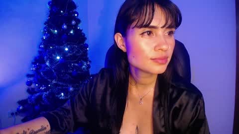 Snapshot of kelly_richardson1 chatting on December 21, 4:41 am elena online show from December 21, 4:41 am