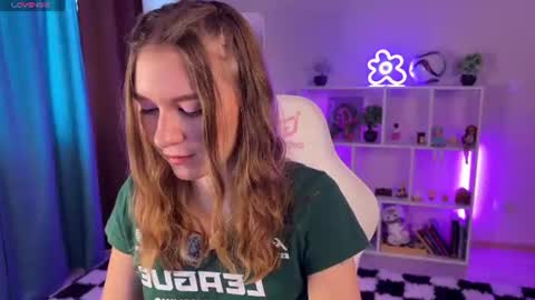 Snapshot of kelly_sunnn chatting on July 19, 8:07 am Kelly online show from July 19, 8:07 am