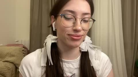 Kelly online show from December 15, 6:01 pm