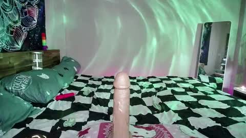 Snapshot of kellycakemeow chatting on December 2, 5:15 am Kelly online show from December 2, 5:15 am
