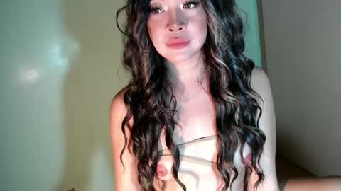 its me KELLY online show from October 6, 7:06 am