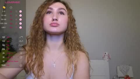 Snapshot of kellykeat chatting on January 16, 9:41 pm Princess Kelly online show from January 16, 9:41 pm