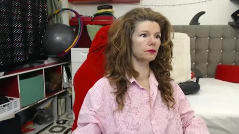 kelly online show from February 1, 8:08 am