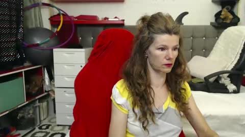 kelly online show from February 3, 6:28 pm