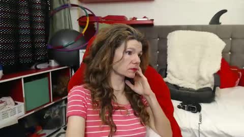 kelly online show from February 4, 9:31 pm