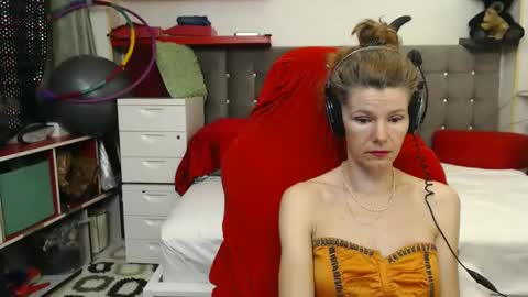 kelly online show from February 6, 9:17 pm