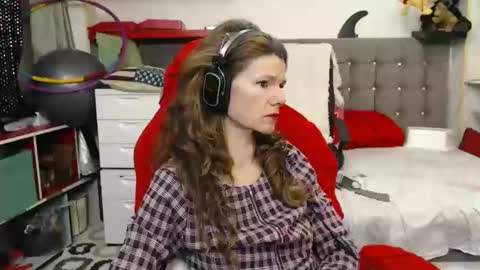 kelly online show from February 16, 1:36 am