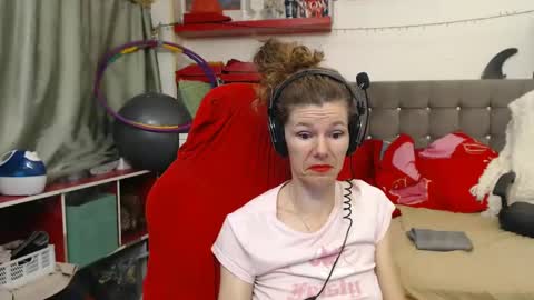 kelly online show from March 6, 1:37 am