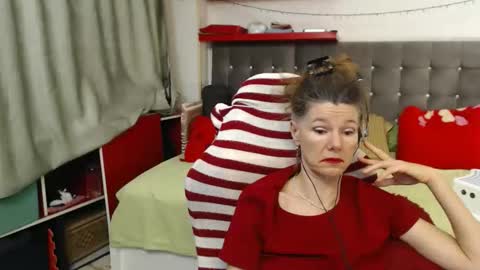 kelly online show from November 29, 11:52 pm