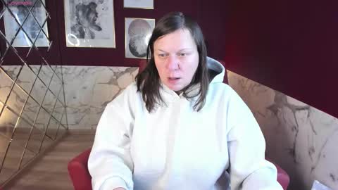 Kelly online show from February 4, 5:24 am