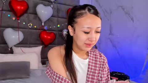 kellyy_bern online show from February 21, 1:06 am