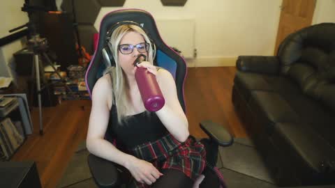 kelseycobalt online show from December 6, 9:46 pm