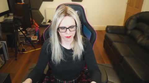 kelseycobalt online show from December 14, 10:39 pm