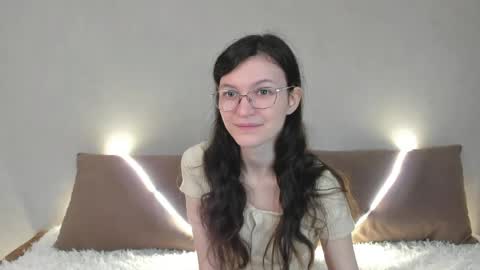 Kelsirabenold online show from April 15, 5:03 am