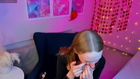 Snapshot of kely_cute chatting on February 20, 12:05 pm kely cute online show from February 20, 12:05 pm