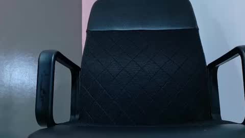   online show from October 25, 11:40 am