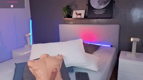   online show from October 26, 12:33 pm