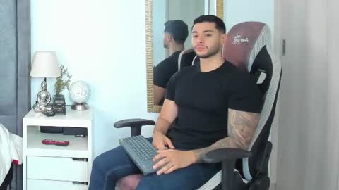 ken_mailik online show from July 26, 7:10 pm