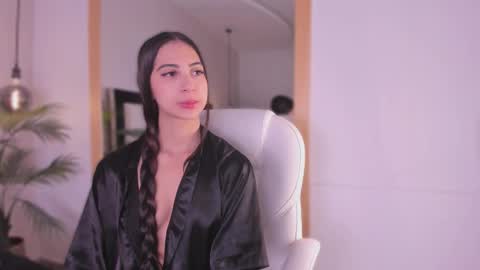    online show from November 4, 12:15 pm