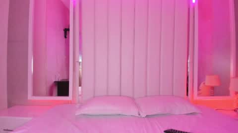 Kendall no Jenner  online show from April 7, 5:19 am