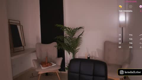 Snapshot of kendall_risex chatting on September 17, 12:07 pm KENDALL IG 1ken 1ken online show from September 17, 12:07 pm