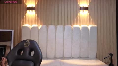 kendall_rossii_ online show from December 2, 3:12 am