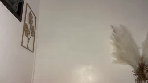 Snapshot of kendall_sue chatting on September 26, 9:57 am kendall_sue online show from September 26, 9:57 am