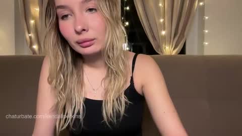 Kendall online show from November 26, 8:21 pm