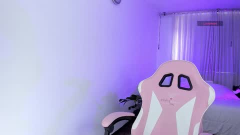 Snapshot of kendallwettt chatting on March 1, 7:16 pm Kendall online show from March 1, 7:16 pm