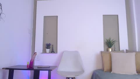 KENDALL  online show from May 21, 4:08 am