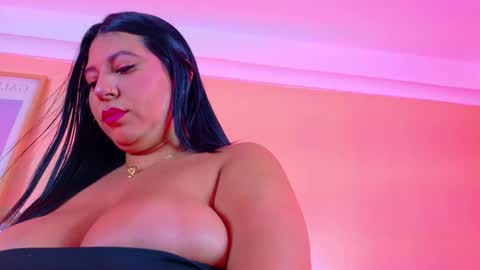 Snapshot of kendalmilleer chatting on February 20, 9:10 am online show from February 20, 9:10 am