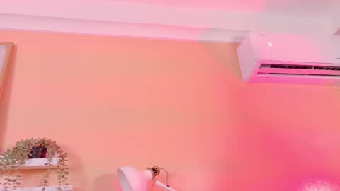 Snapshot of kendalmilleer chatting on March 19, 9:13 am online show from March 19, 9:13 am