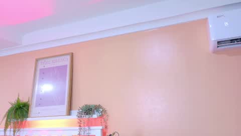 Snapshot of kendalmilleer chatting on April 14, 9:04 am online show from April 14, 9:04 am