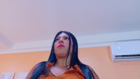   online show from May 26, 9:05 am