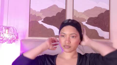 Kendal online show from November 16, 3:50 pm