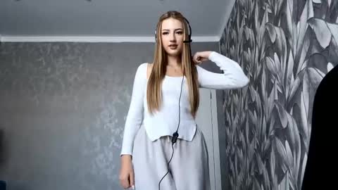 Snapshot of kendastuckmeyer chatting on October 6, 10:23 am Betty online show from October 6, 10:23 am