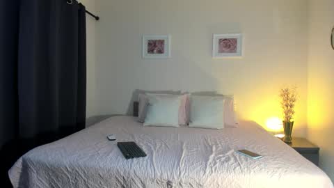 Kendall Anne online show from February 12, 12:00 pm