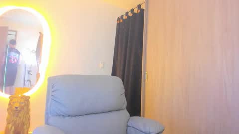 kendel_dimitri online show from January 24, 8:13 am