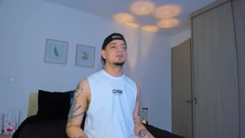 kendel_dimitri online show from December 15, 1:54 am