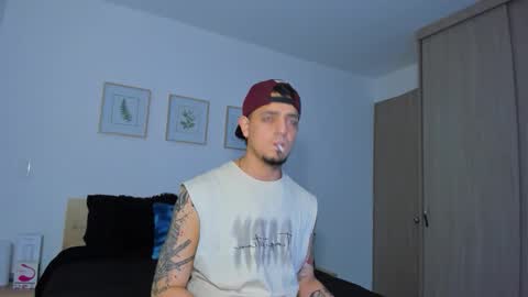 kendel_dimitri online show from December 17, 3:34 am