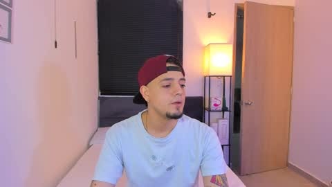 kendel_dimitri online show from April 5, 4:42 am