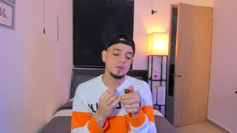 kendel_dimitri online show from April 16, 5:30 am