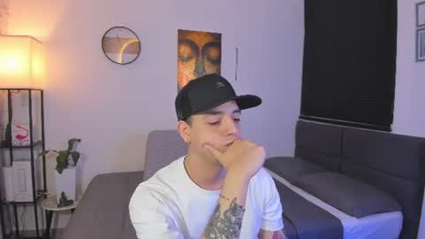 kendel_dimitri online show from July 17, 5:03 am
