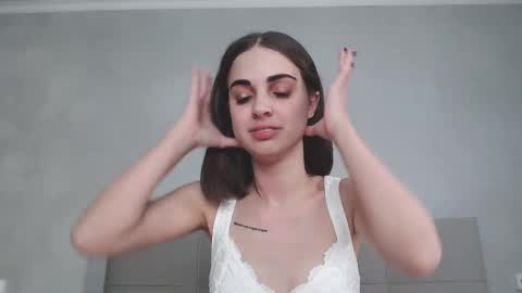 Snapshot of kendi_snow chatting on February 14, 4:37 am kendi snow online show from February 14, 4:37 am