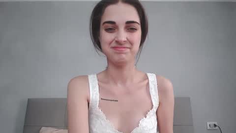 Snapshot of kendi_snow chatting on February 16, 5:04 am kendi snow online show from February 16, 5:04 am